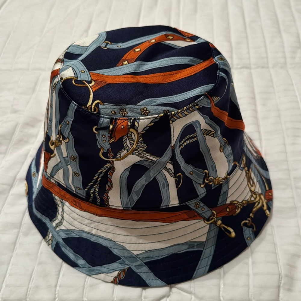 Eugenia Kim hat.